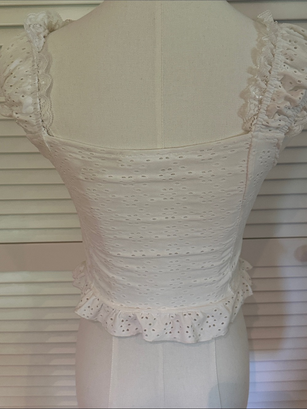 White Eyelet Ruffled Tank Top - Picture 3 of 6